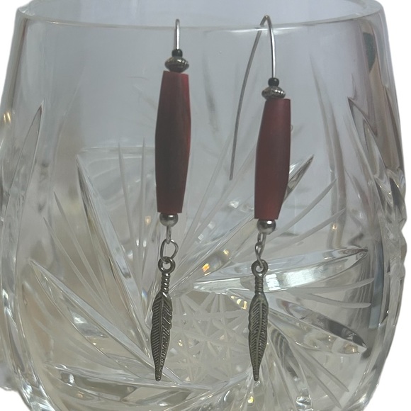Red Horn Bead Earrings Silver Tone Feathers Handmade Native American Jewelry - Picture 3 of 4
